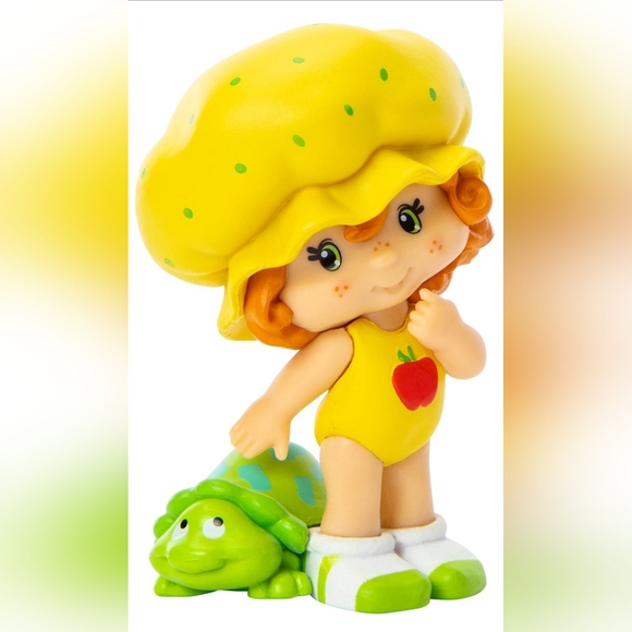 The World Of Strawberry Shortcake 'Apple🍎🍏Dumplin' Scented Collectible Figure - Picture 2 of 10